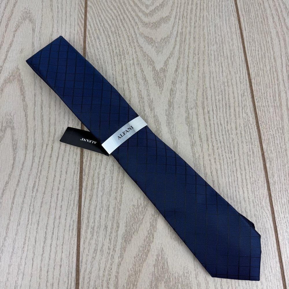 734 Alfani Men's Tie Vendetta Grid 410 Navy Blue $55 Polyester
